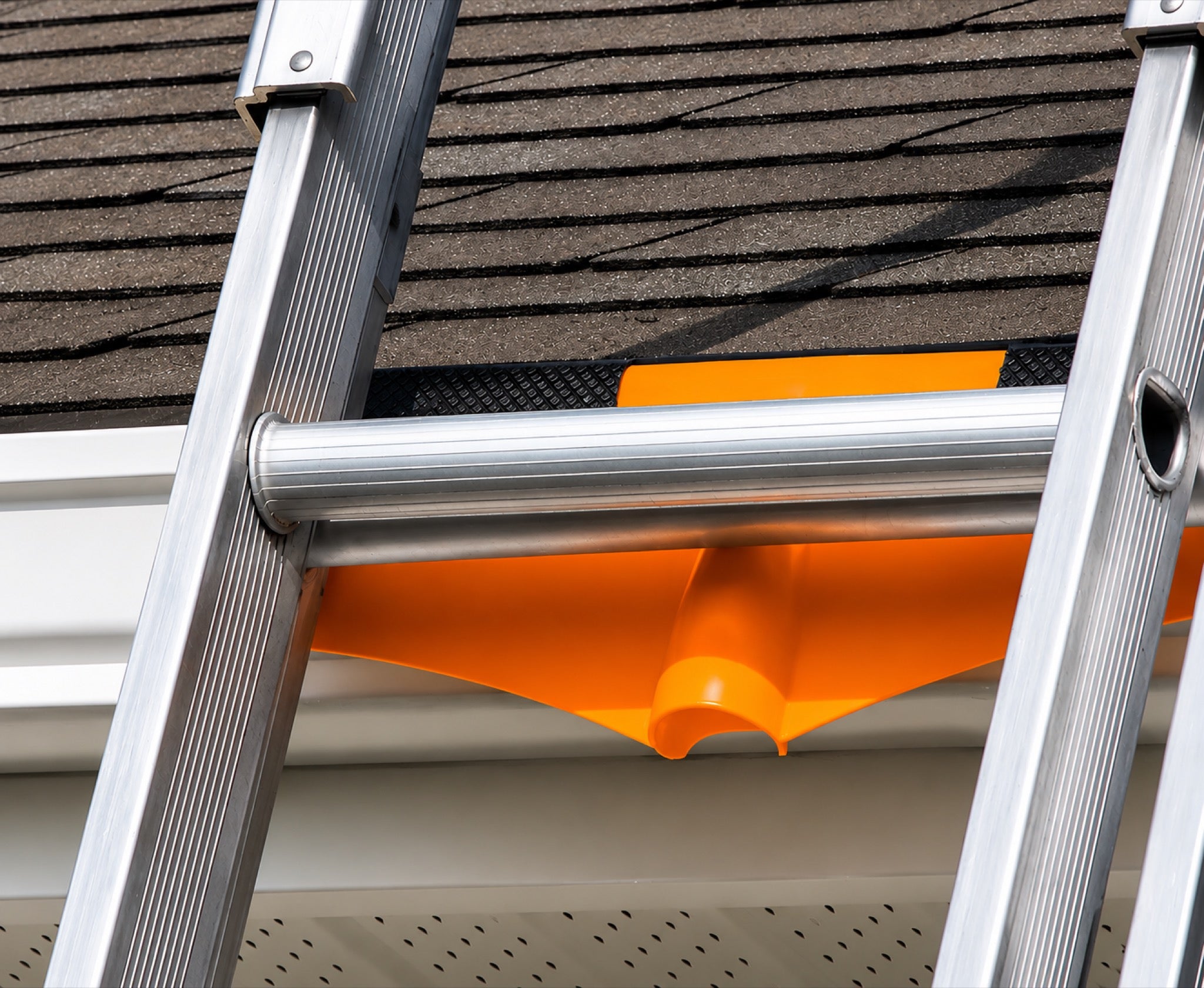 Gutter Saver PRO - Ladder Stabilizer & Gutter Protector for Extension Ladders