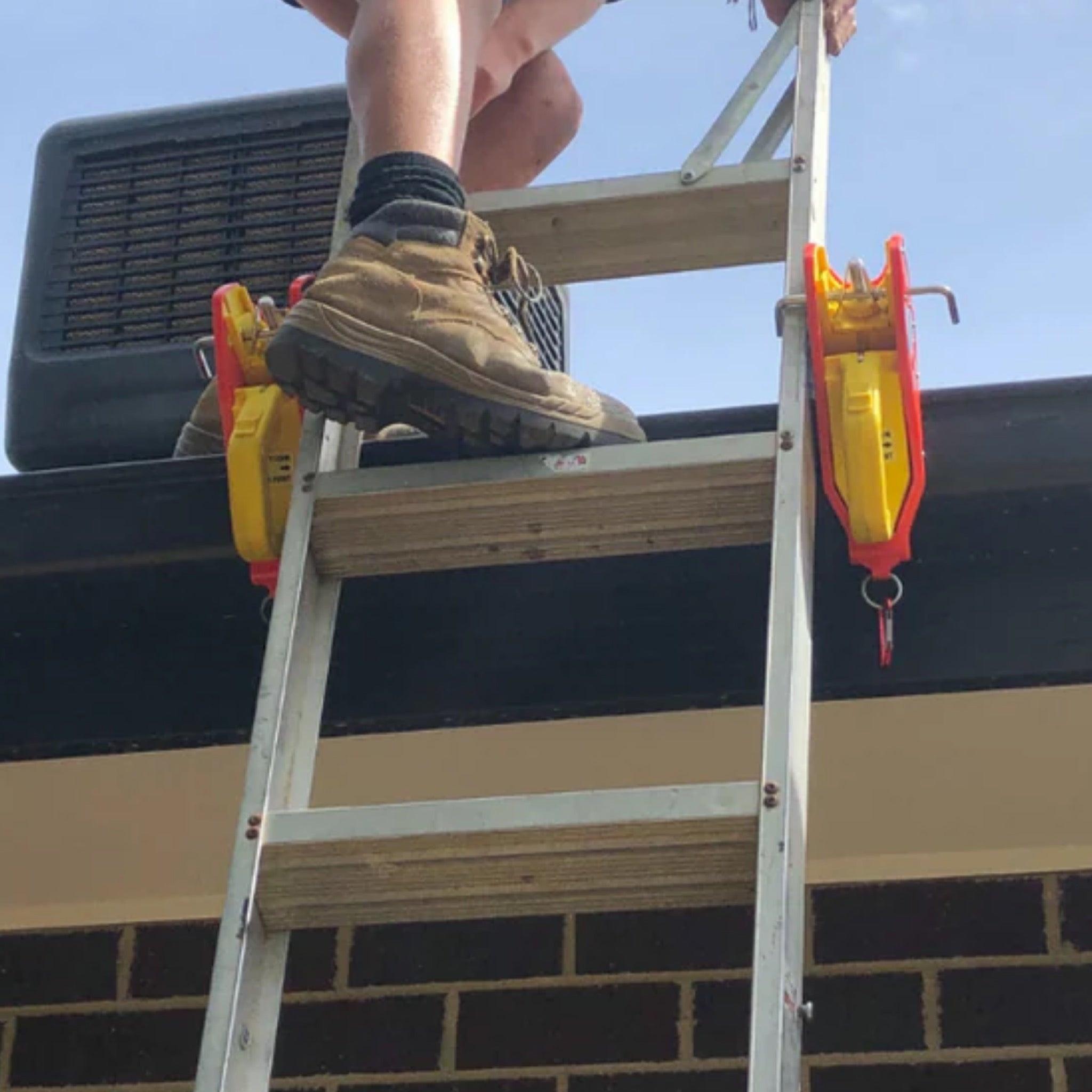 Lock Jaw Ladder Grip - Roof Ladder Stabilizer Hook for Gutters